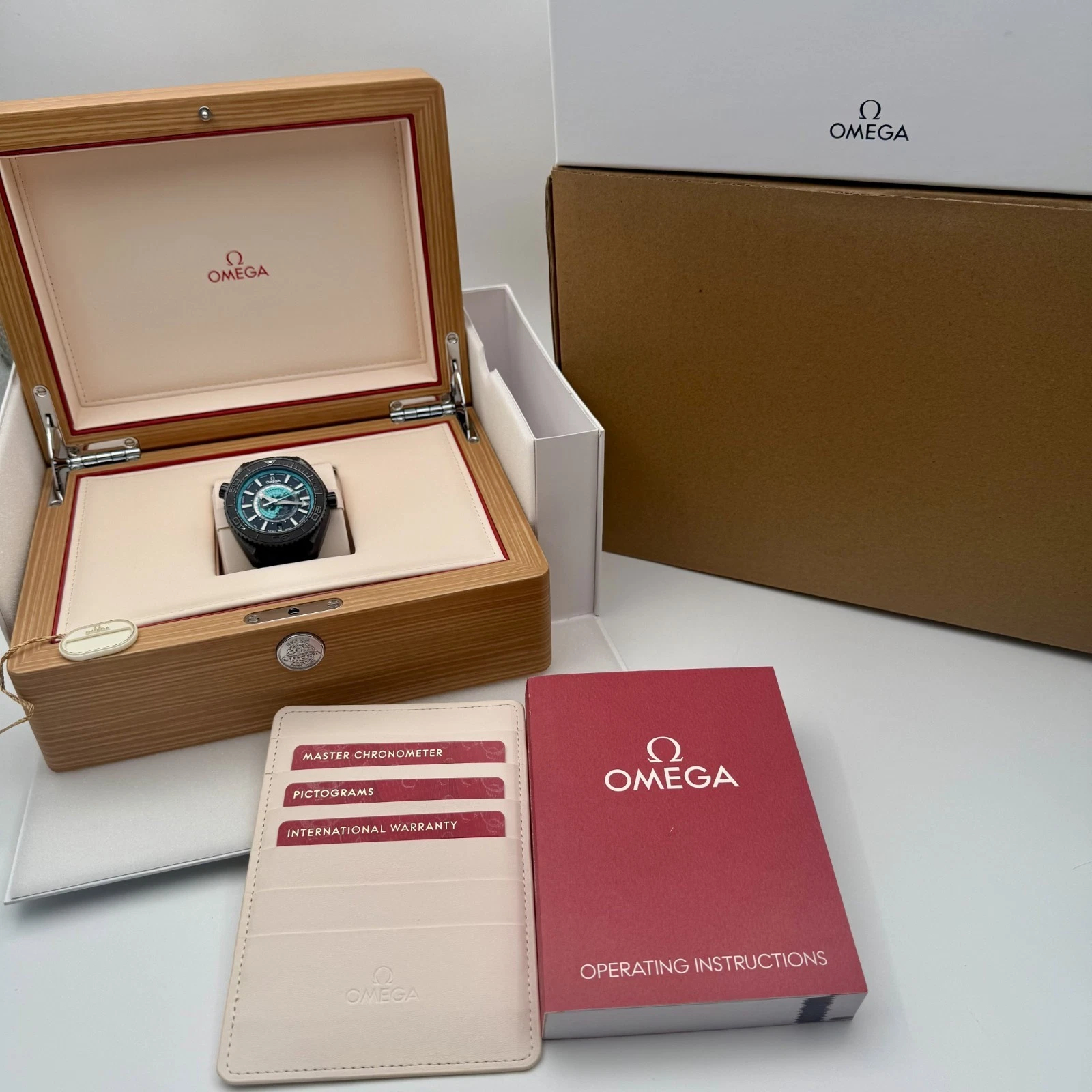 Omega Seamaster Planet Ocean Ref. 215.92.46.22.01.006 Super Clone Watch – Black Dial GMT Ceramic Bezel Replica - Image 9