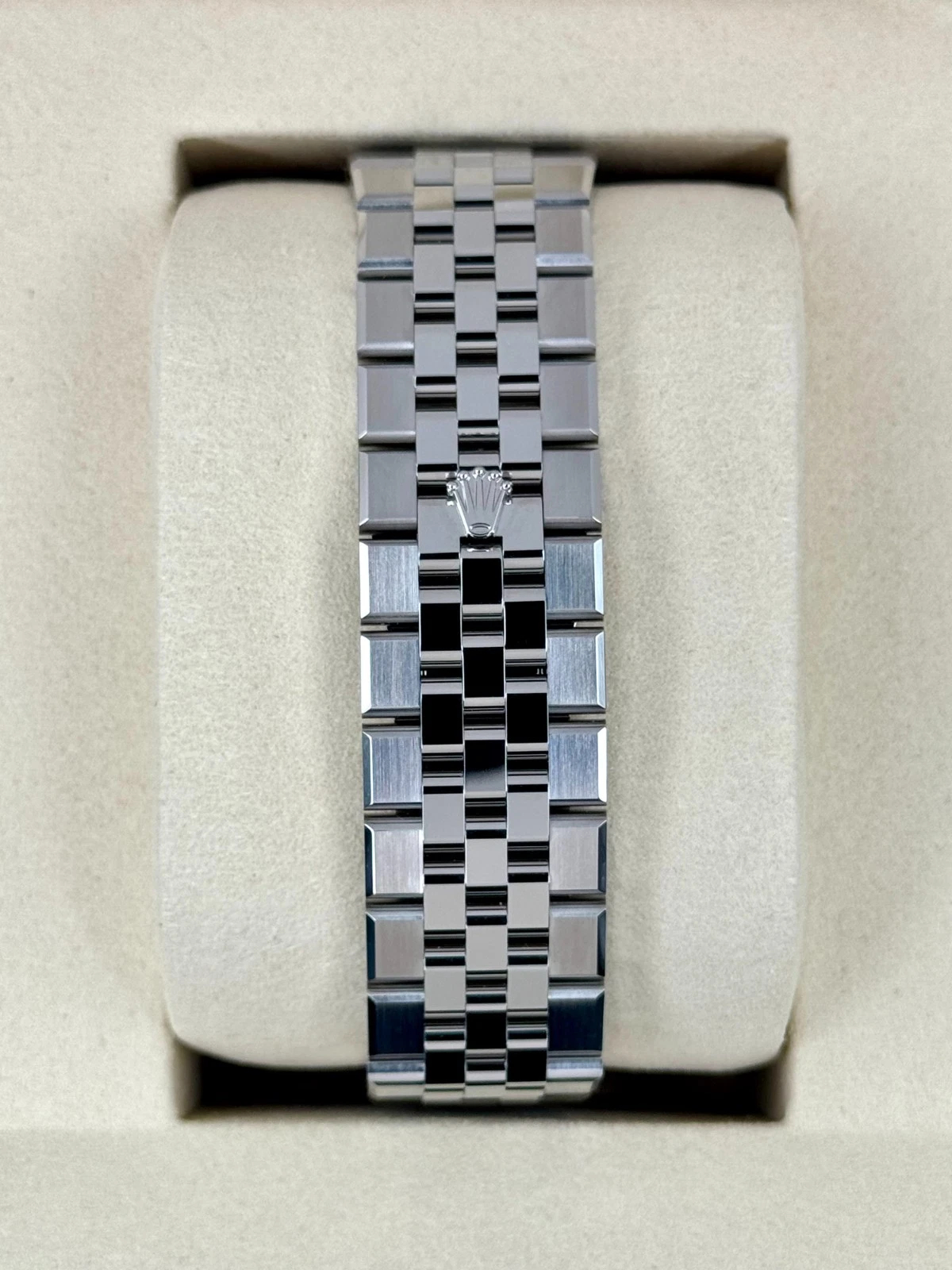 Rolex Land-Dweller 40mm M127334-0001 Super Clone Watch – Oyster Steel White Dial Replica - 图片 7