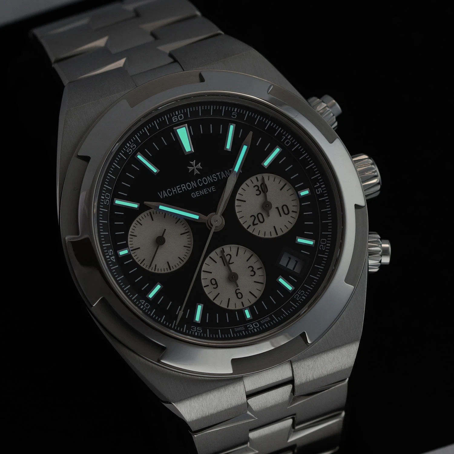 Vacheron Constantin Overseas Ref. 5520V/210A-B481 Super Clone Watch – Green Dial Stainless Steel Fake Replica - Image 4