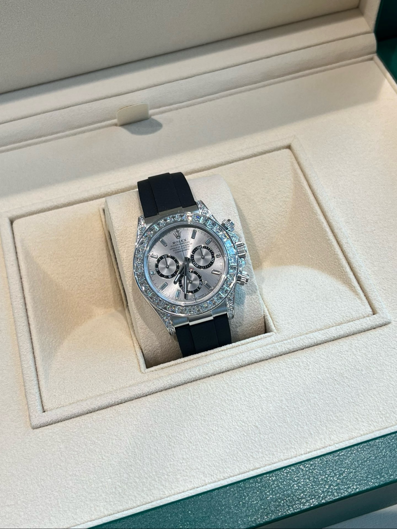 Rolex Daytona 40mm Super Clone Swiss Watch White Gold Diamond Bezel Oysterflex Strap Diamond Paved Dial Ref M126539TBR-0002 4131 Swiss Movement - Image 4