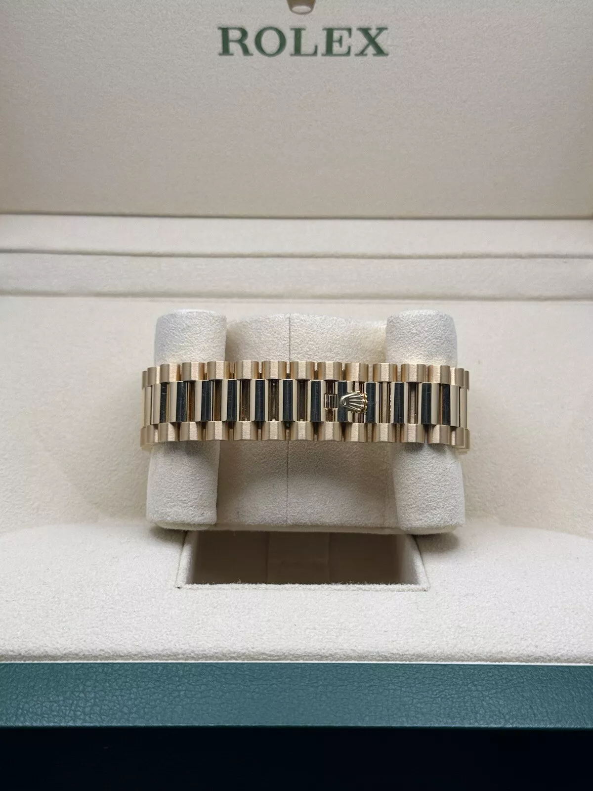 Rolex Day-Date Super Clone Swiss Replica Watch Ref M228238-0069 Olive Green Dial 3255 Swiss Movement - Image 8