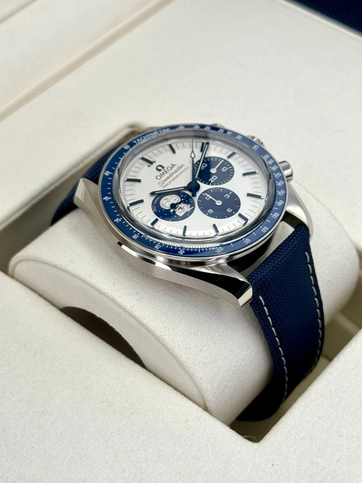 Omega Speedmaster Ref. 310.32.42.50.02.001 Super Clone Watch – White Dial Stainless Steel Bracelet Fake Replica (Snoopy Award 50th Anniversary) - 图片 4