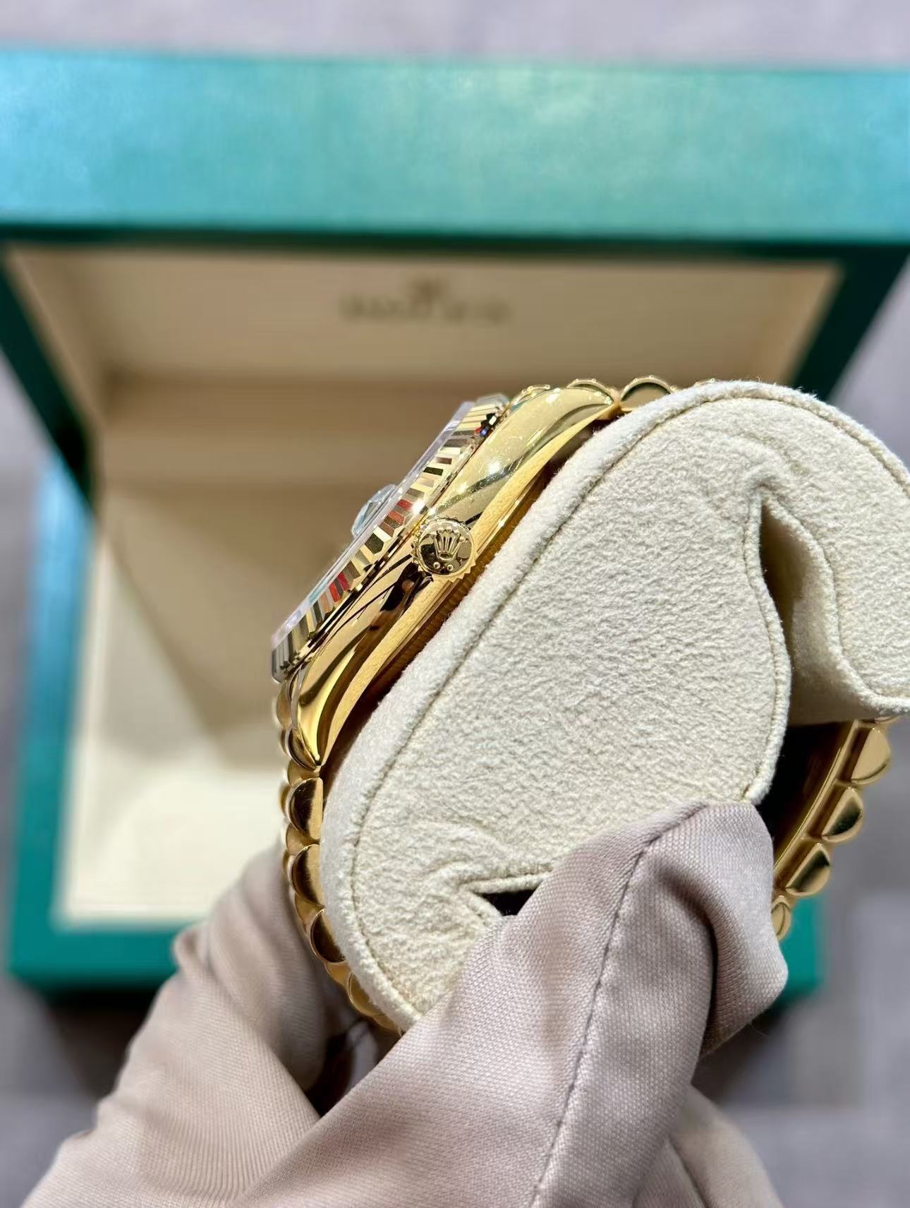 Rolex Day-Date Super Clone Swiss Replica Watch Ref M128238-0069 Smoky Green Dial 3255 Swiss Movement - Image 5