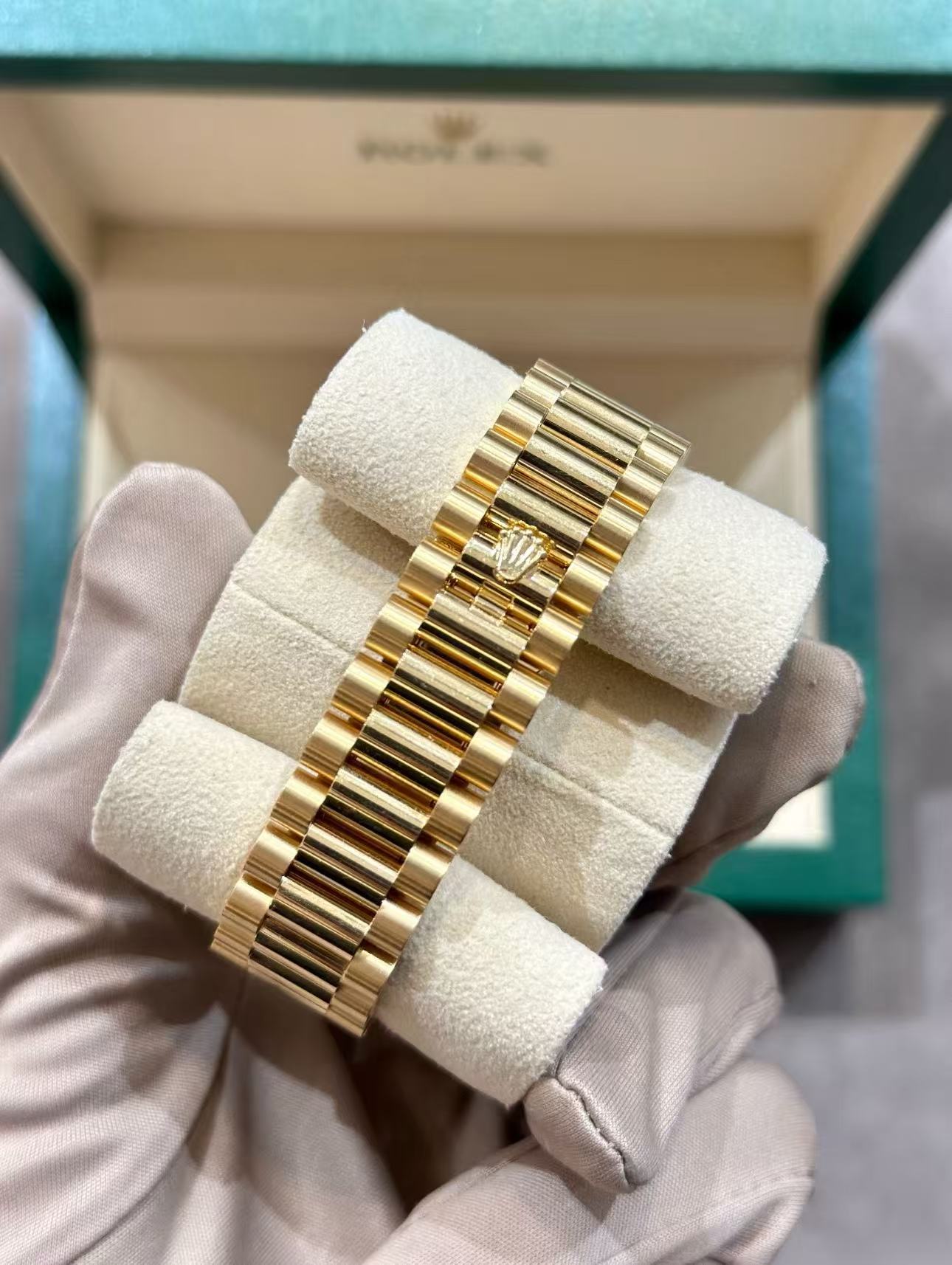 Rolex Day-Date Super Clone Swiss Replica Watch Ref M128238-0069 Smoky Green Dial 3255 Swiss Movement - Image 8