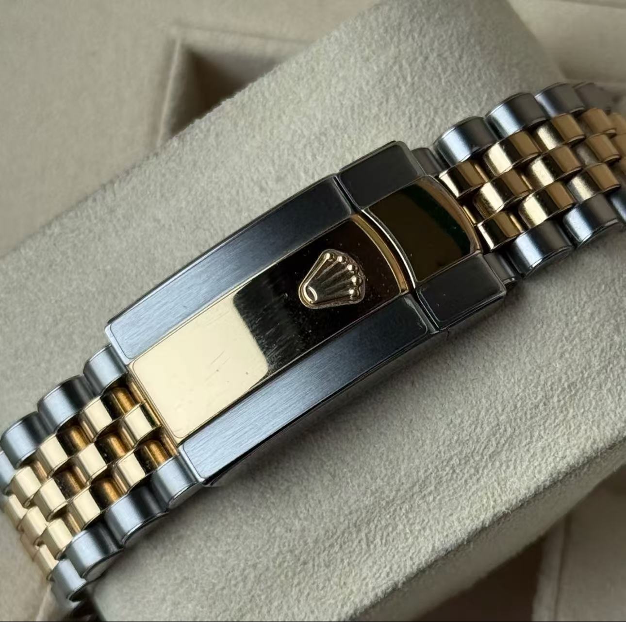 Rolex Datejust 41mm SuperClone Swiss Replica Watch TwoTone Jubilee BraceletWimbledon Dial Ref 126333|3235 Swiss Movement - Image 5