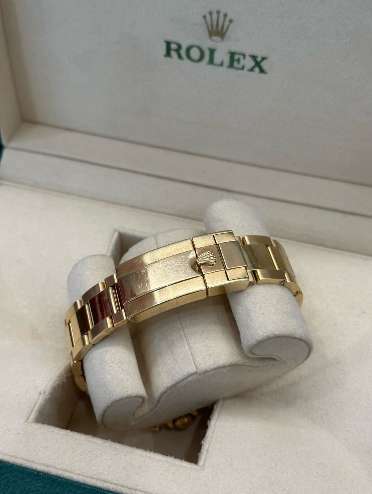 Rolex Daytona Black Dial Super Clone SwissReplica Watch 18kGold Bracelet Ref 116508-4130 Swiss Movement - Image 6