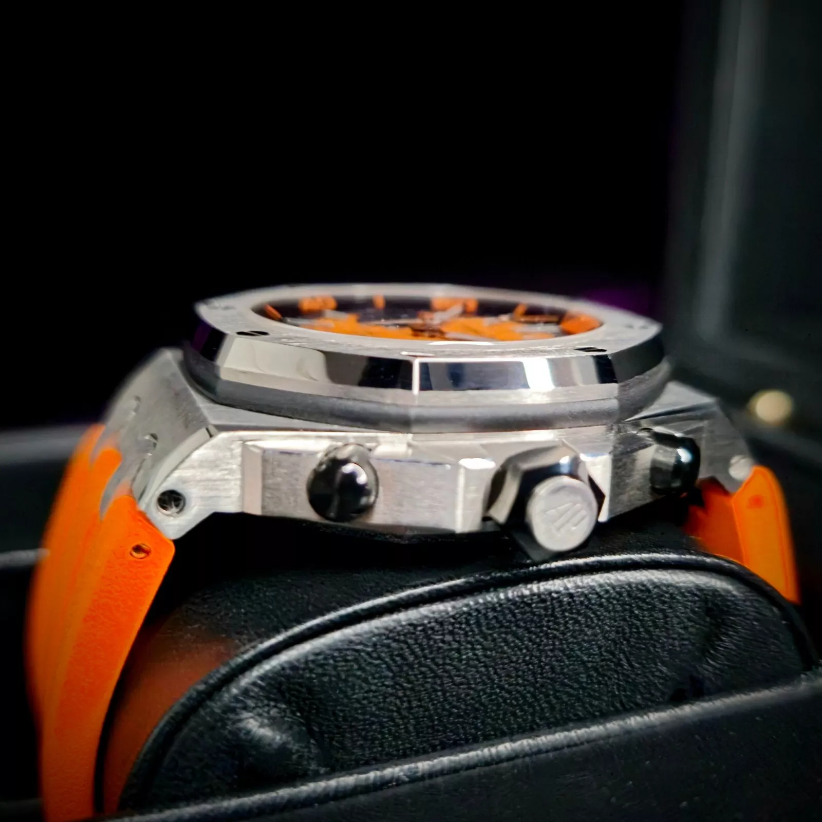 Audemars Piguet Royal Oak Offshore Diver Ref. 26703ST.OO.A070CA.01 Super Clone Watch – Orange Dial Fake Replica - Image 7