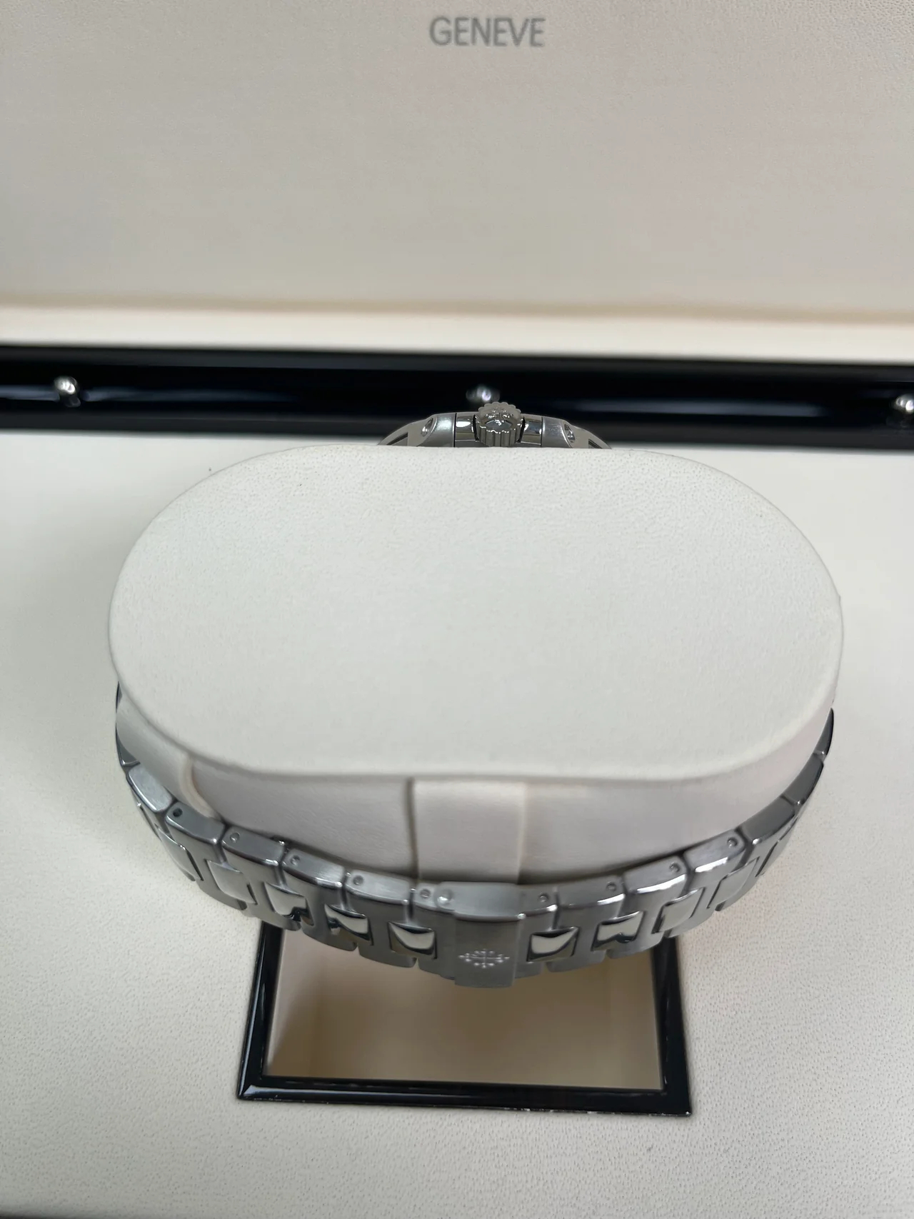 Patek Philippe Nautilus Ref. 5712/1A-001 Super Clone Watch – Blue Dial Stainless Steel Moonphase Fake Replica - Image 7