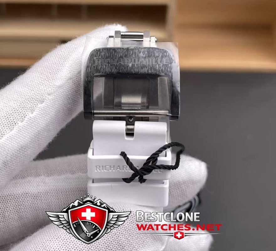 zf rm035 clasp detail shot