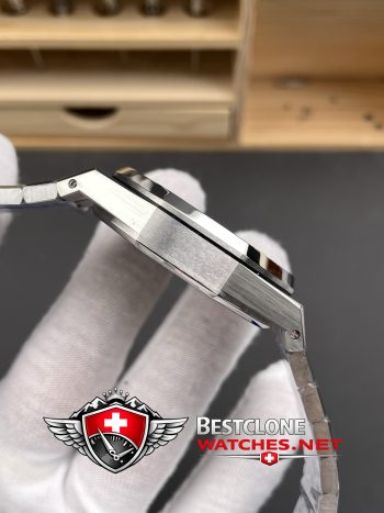 Actual photos of Audemars Piguet Royal Oak Panda Dial Ref 26331ST.OO.1220ST.02 Super Clone Watch (4)