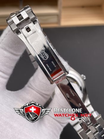 ES Rolex Land Dweller Clasp Interior Detail