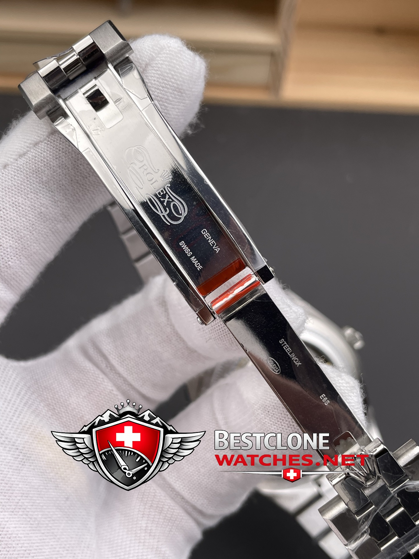 ES Rolex Land Dweller Clasp Interior Detail View