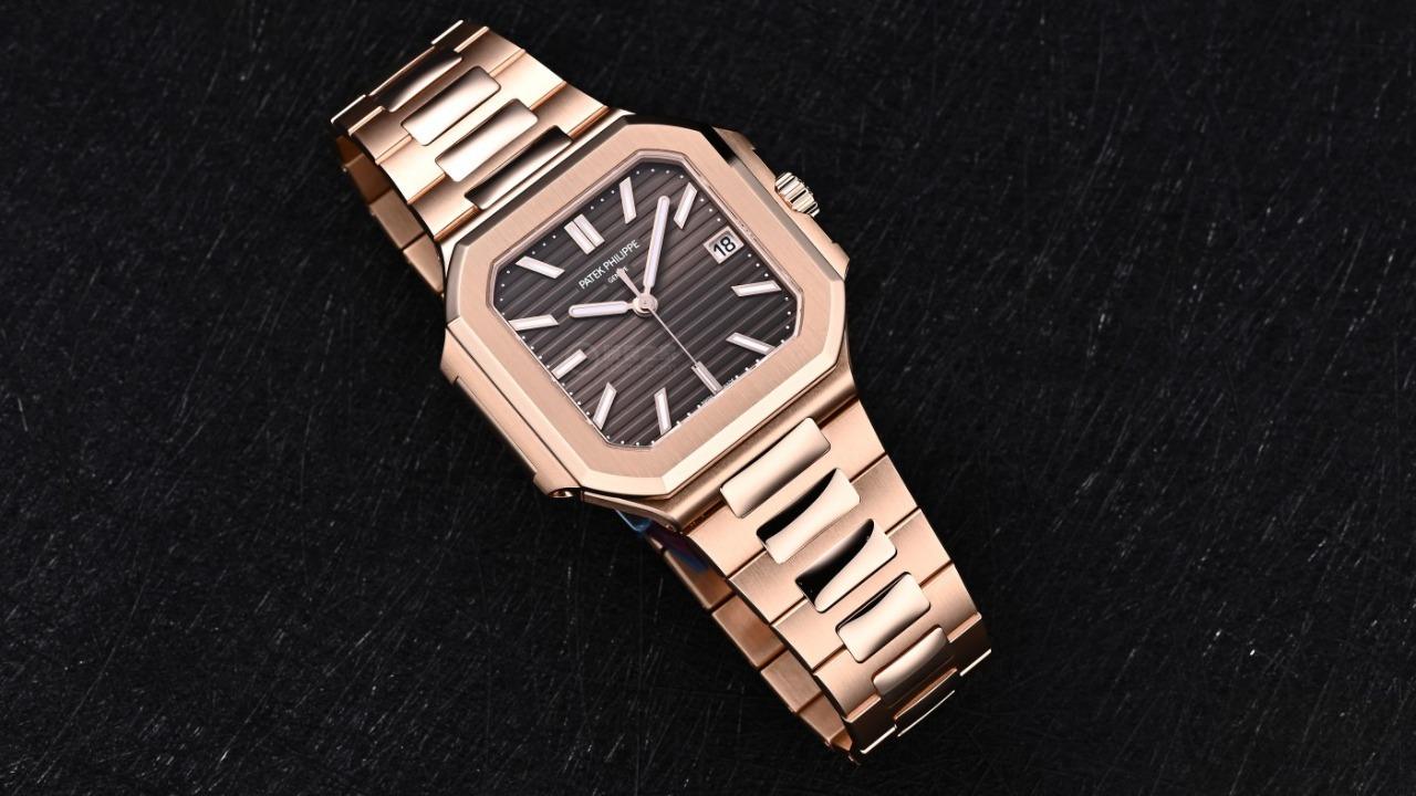 Patek Philippe Cubitus 7128 (40mm): The “Size Reset”