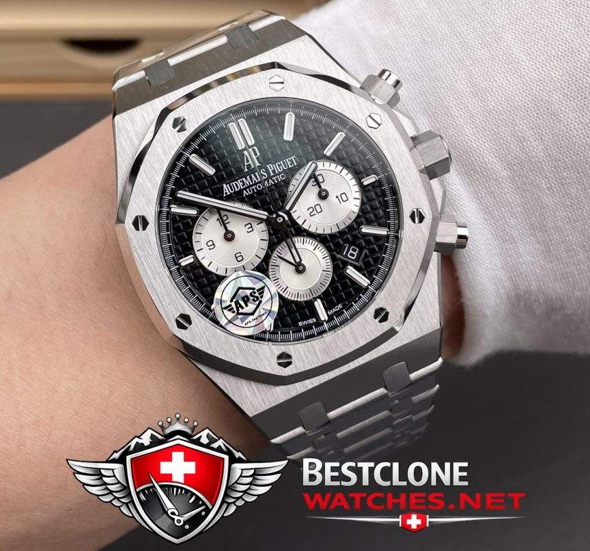 APS Replica AP Royal Oak 26331 Black Panda On Wrist Shot