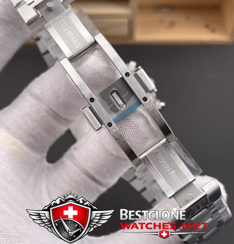 APS Replica AP Royal Oak Clasp Interior Detail