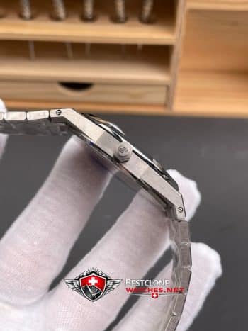 Audemars Piguet Royal Oak 15202IP.OO.1240IP.01 Super Clone Watch – Blue Dial 39mm Ultra Thin (4)