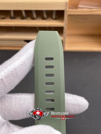 Audemars Piguet Royal Oak Offshore 15720st Avocado Green Dial Rubber Strap Super Clone Watch (7)