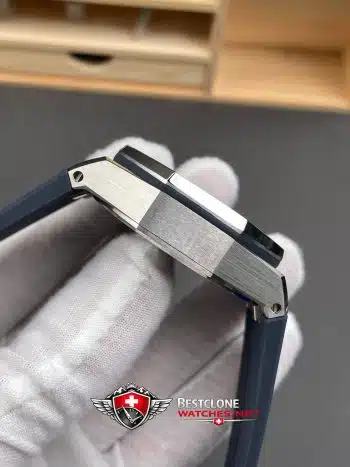 Audemars Piguet Royal Oak Offshore Chronograph 26420TI.OO.A027CA.01 Super Clone Watch – Blue Dial Titanium Case Rubber Strap (4)