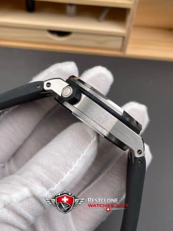 Audemars Piguet Royal Oak Offshore Diver 15703ST.OO.D002CA.01 Super Clone Watch – Black Dial Rubber Strap (4)