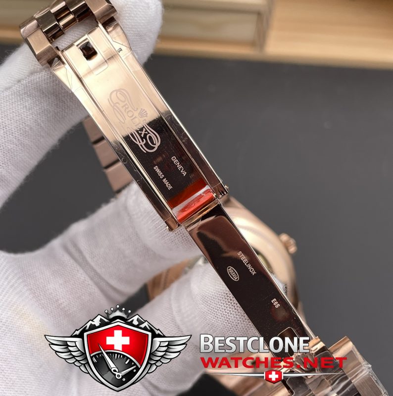 ES Rolex Land Dweller Clasp Interior Detail