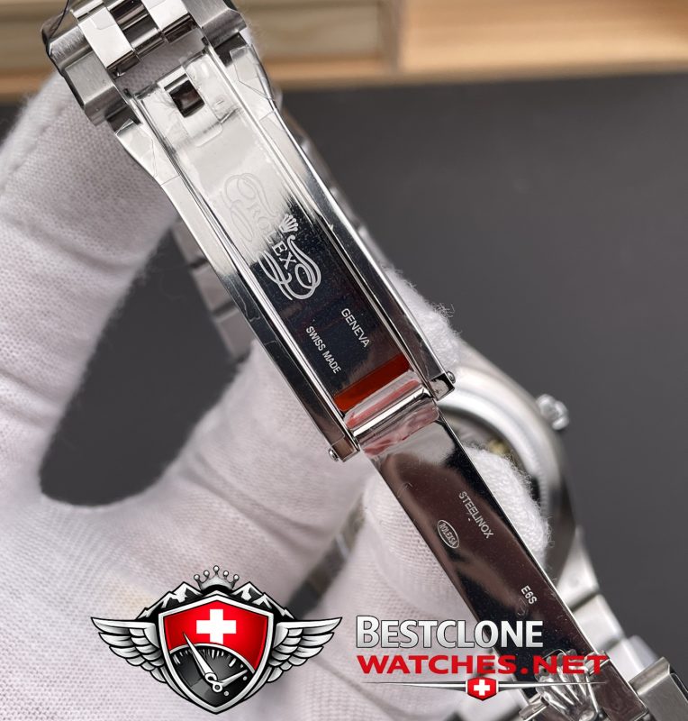 ES Rolex Land Dweller Clasp Interior Detail