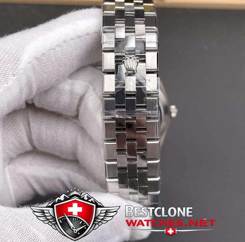 ES Rolex Land Dweller Integrated Flat Jubilee Bracelet Detail