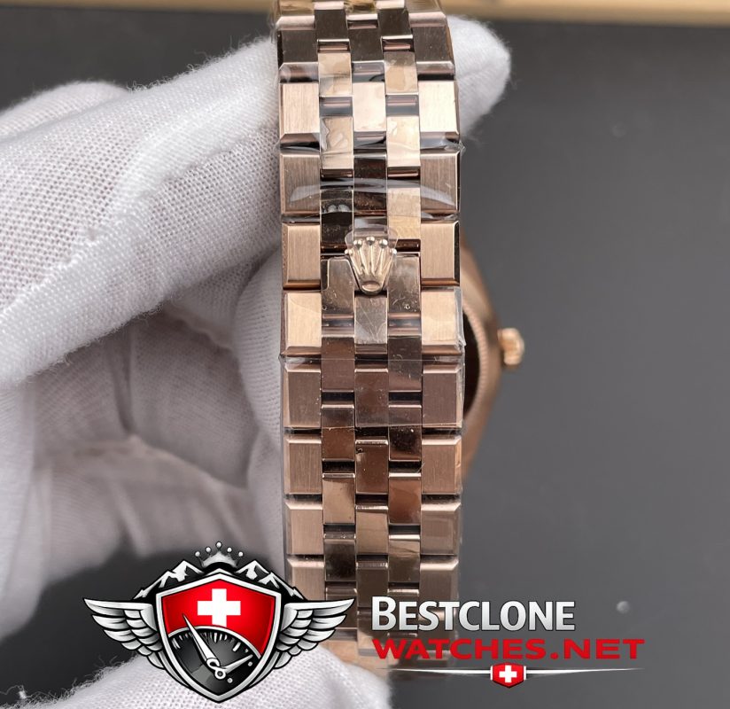 ES Rolex Land Dweller Integrated Flat Jubilee Bracelet Detail