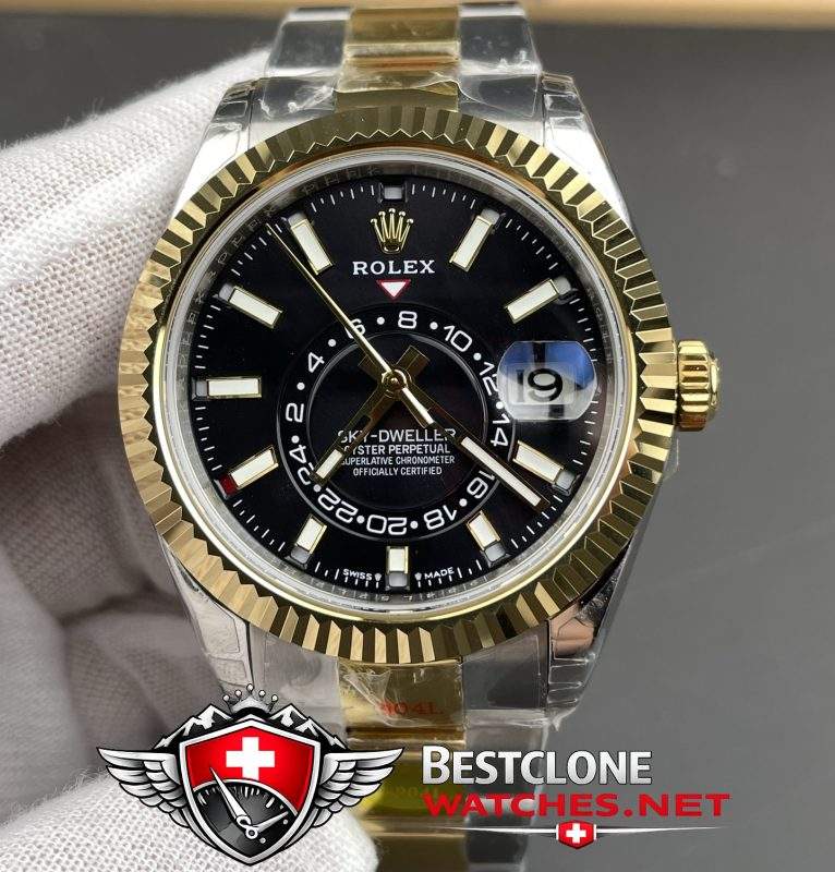 NOOB Two Tone Sky Dweller Black Dial Close Up (Gold Bezel Detail)