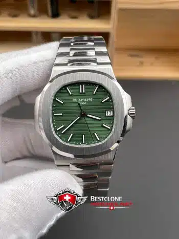 Patek Philippe Nautilus 57111A 014 Super Clone Watch - Impresionante esfera verde 11 Replica reloj de lujo (1)