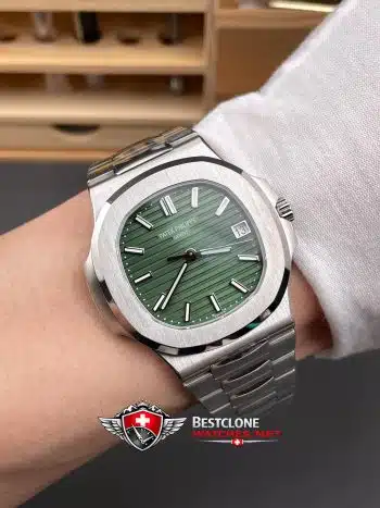 Patek Philippe Nautilus 57111A 014 Super Clone Watch - Impresionante esfera verde 11 Replica reloj de lujo (9)