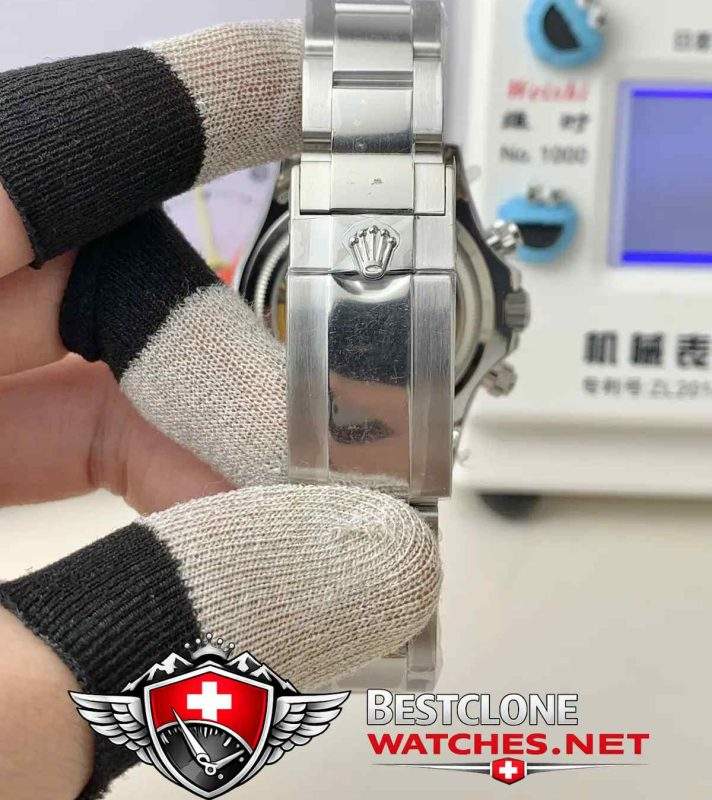 QF Ice Blue Daytona Bracelet & Clasp Detail