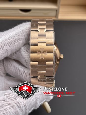 Real photos of the Vacheron Constantin Overseas 41mm Rose Gold Dial Ref 4520V210R B705 Super Clone Watch (2)