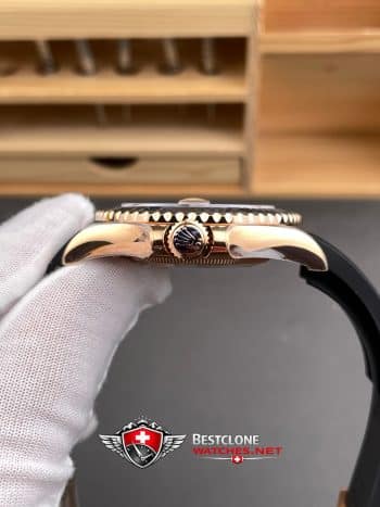 Rolex Yacht Master 18k Rose Gold Super Clone Swiss Replica Watch OysterFlex Rubber Strap Ref 126655 3235 Swiss Movement (5)