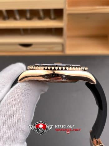 Rolex Yacht Master 18k Rose Gold Super Clone Swiss Replica Watch OysterFlex Rubber Strap Ref 126655 3235 Swiss Movement (7)