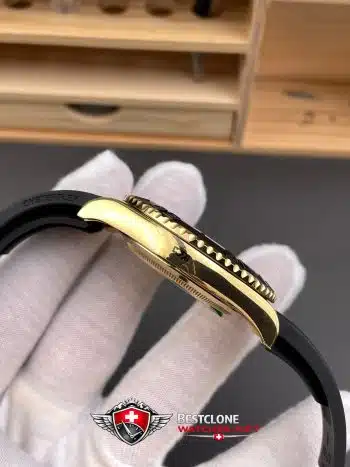 Rolex Yacht Master 18k Yellow Gold Super CloneSwiss Replica Watch OysterFlex Rubber Strap Ref 226658 3235 Swiss Movement (7)
