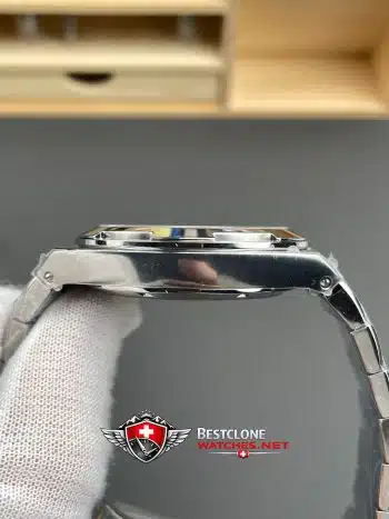 Vacheron Constantin Overseas Ref. 4500V210A B126 Super Clone Watch – Silver Dial Stainless Steel (4)