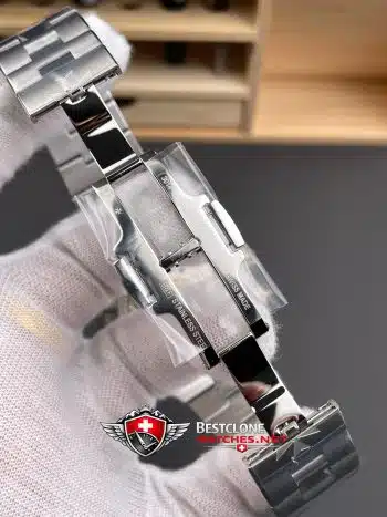 Vacheron Constantin Overseas Ref. 4500V210A B483 Super Clone Watch (7)