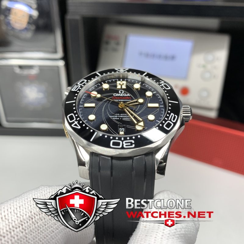 omega replica watch seamaster diver 300m full view.jpg