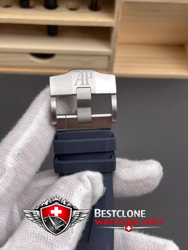 replica ap royal oak offshore 15720st buckle detail.jpg