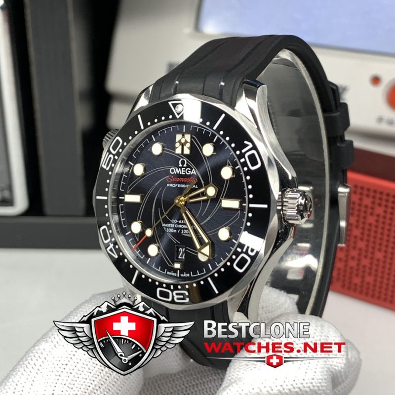replica omega seamaster 300m james bond angle view.jpg