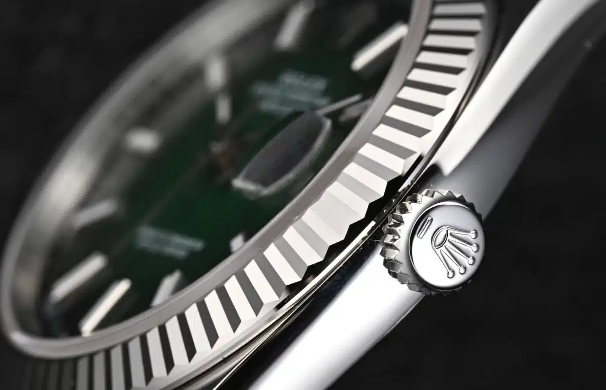 rolex datejust 126334 replica corona bisel estriado closeup