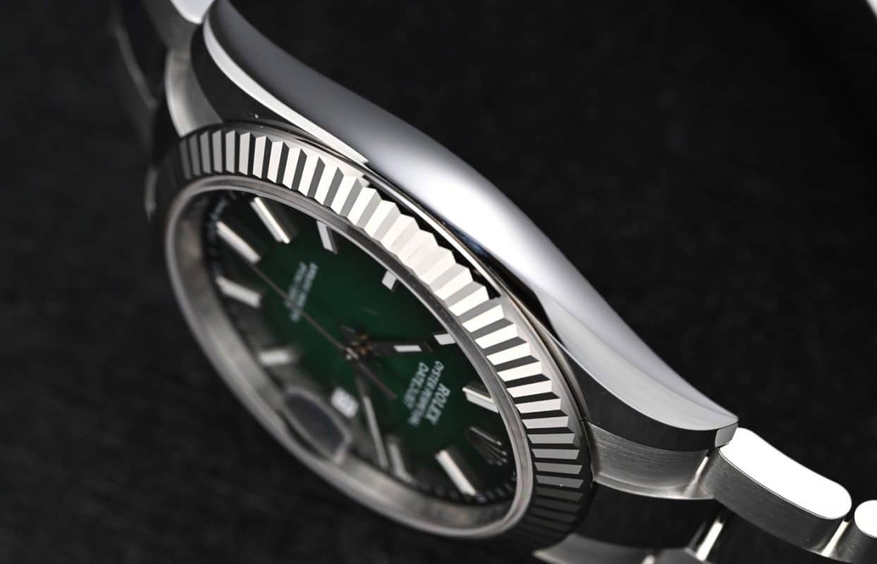 rep rolex datejust 126334 fluted bezel case side detail.jpg