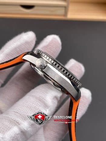 Omega Seamaster Planet Ocean 600M 215.32.44.21.01.001 Super Clone Watch – Black Dial Orange Bezel Replica (4)