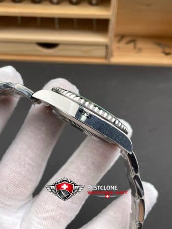 Rolex Submariner 116610LV Green Hulk Super Clone Watch – Ultimate Stainless Steel Dive Replica (6)